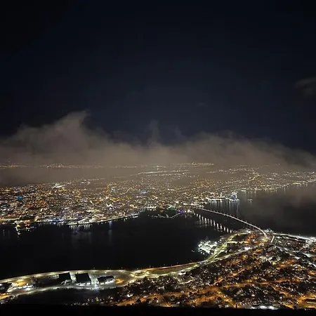 Quarto em Acomodações Particulares & Cozy Private In The Heart Of